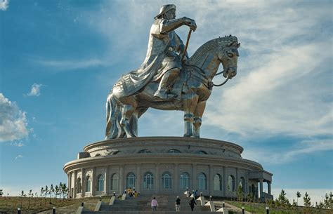 estatua gengis khan|The Equiestran Statue of Chinggis Khaan